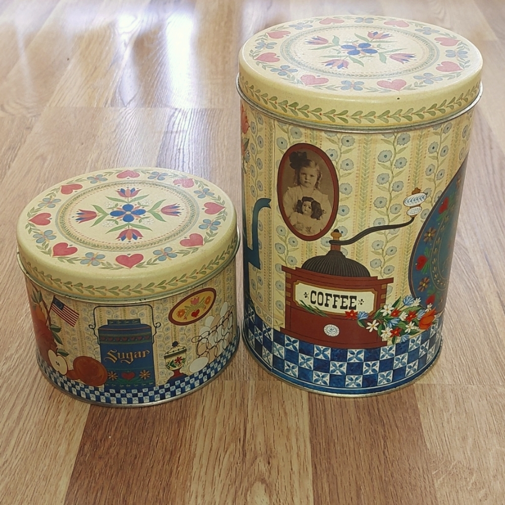 Set of 2 vintage Hallmark Tin Celebrating America’s Bicentennial 1776 ~ 1976